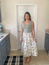 Load image into Gallery viewer, White Floral Midi Skirt